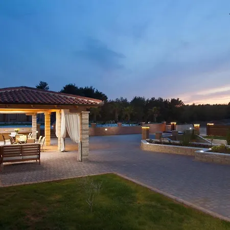Malibu One Ferienhaus Vir