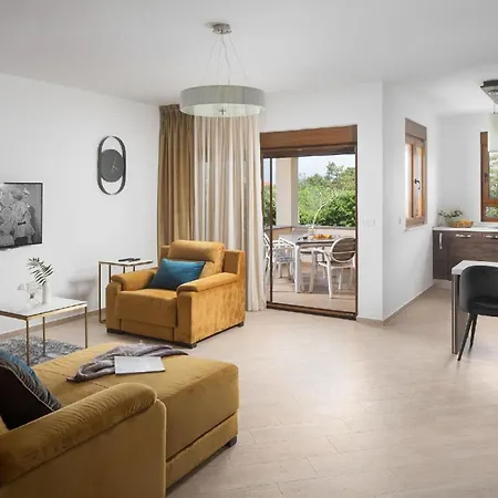 Malibu One Ferienhaus Vir